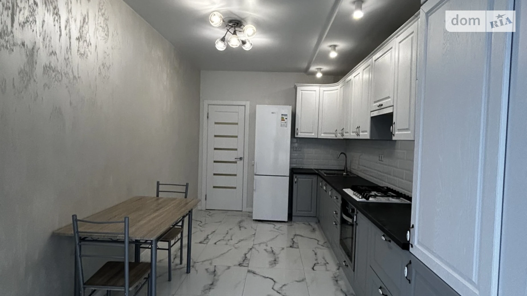 Продається 1-кімнатна квартира 45 кв. м у Івано-Франківську, вул. Височана Семена, 18 - фото 2