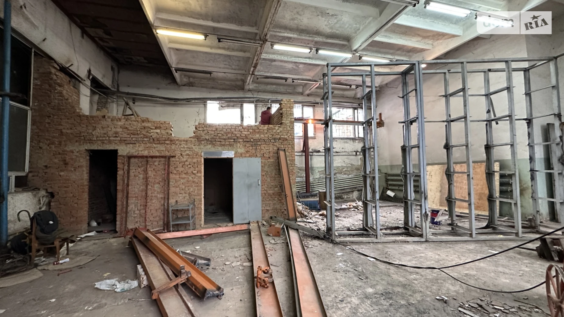 Сдается в аренду помещения свободного назначения 220 кв. м в 1-этажном здании, цена: 77000 грн - фото 4