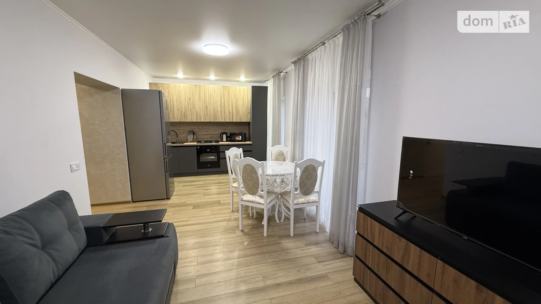 Сдается в аренду дом на 2 этажа 100 кв. м с верандой, цена: 1000 $ - фото 2