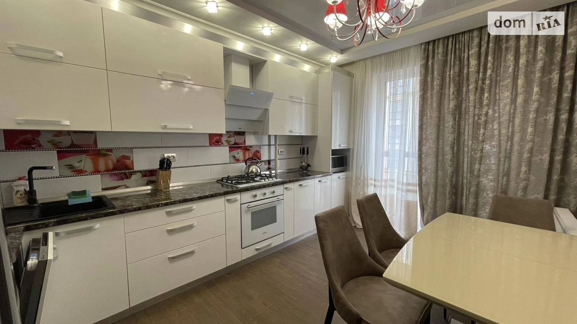 Сдается в аренду 3-комнатная квартира 75 кв. м в Ровно, ул. Черновола Вячеслава, 91М - фото 2