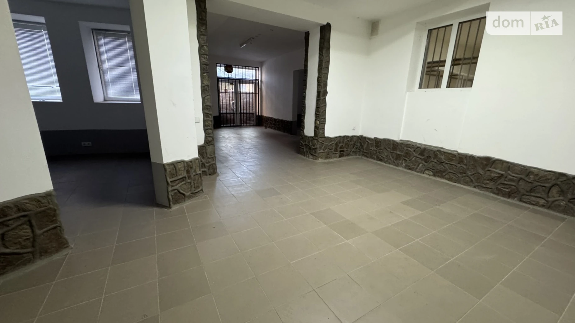 Сдается в аренду офис 80 кв. м в бизнес-центре, цена: 18000 $ - фото 4