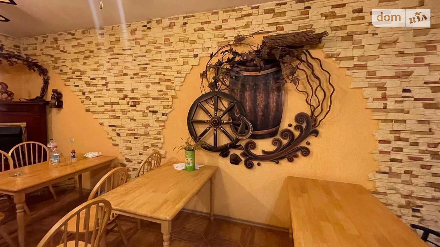 Продається об'єкт сфери послуг 796 кв. м в 3-поверховій будівлі, цена: 205000 $ - фото 2