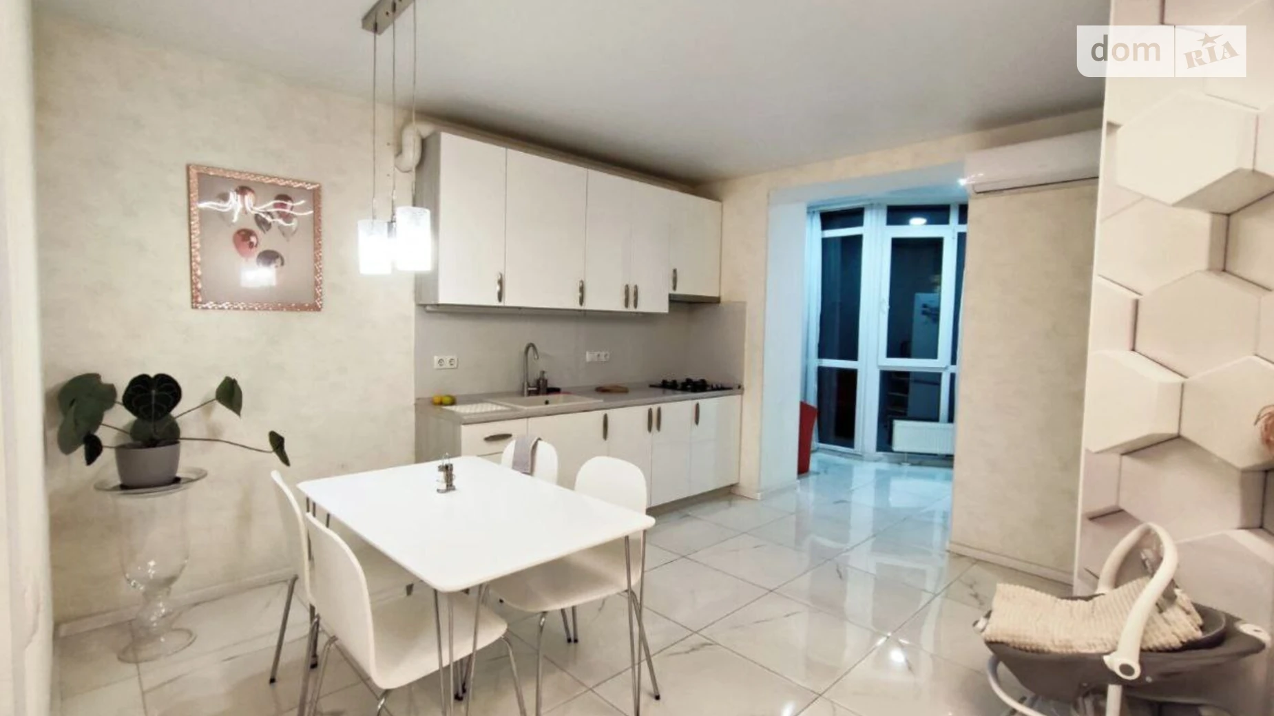 Продается 1-комнатная квартира 59.1 кв. м в Днепре, ул. Набережная Победы - фото 2