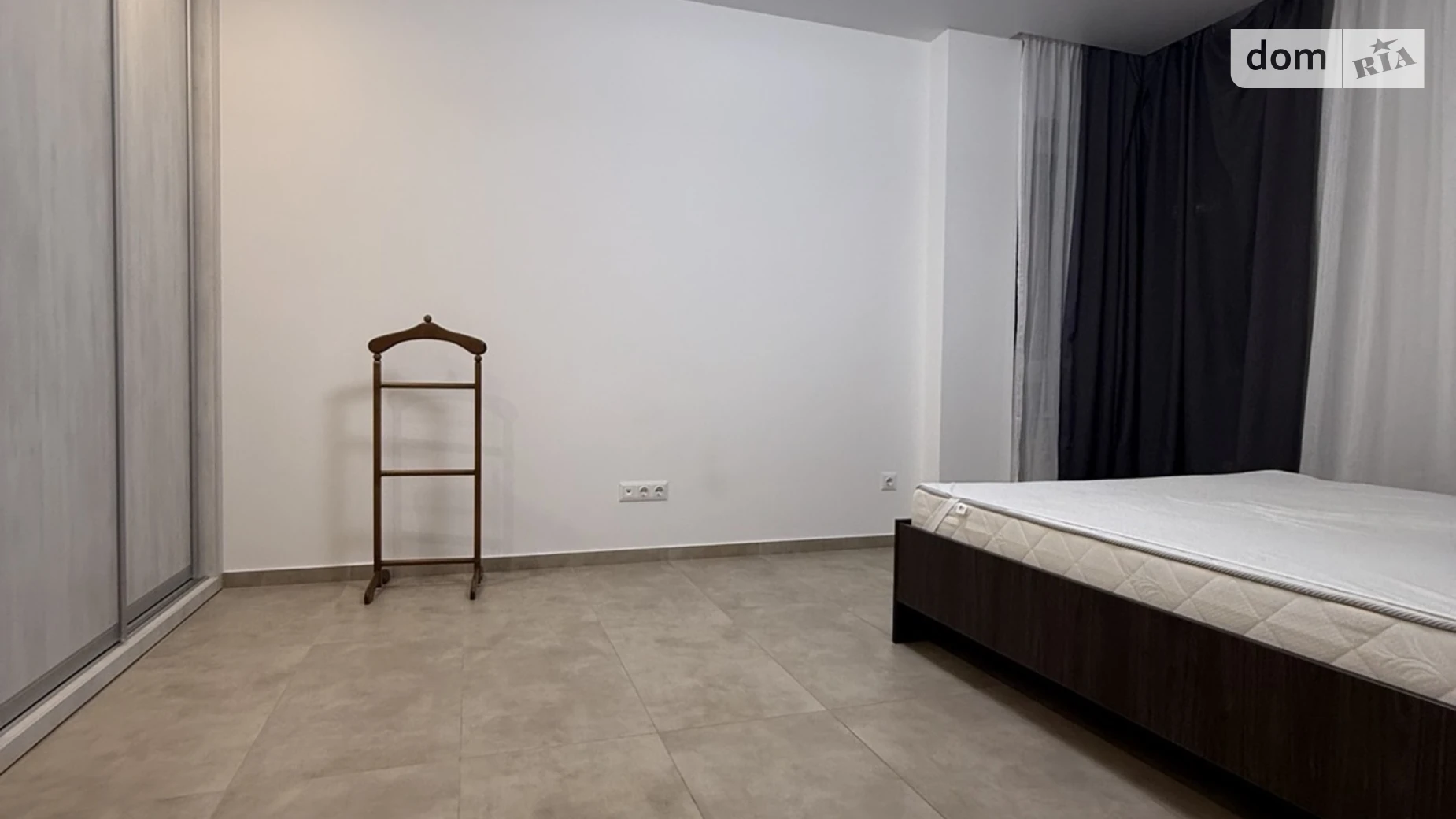 Продается 1-комнатная квартира 45.2 кв. м в Ровно, ул. Соборная, 16 - фото 2