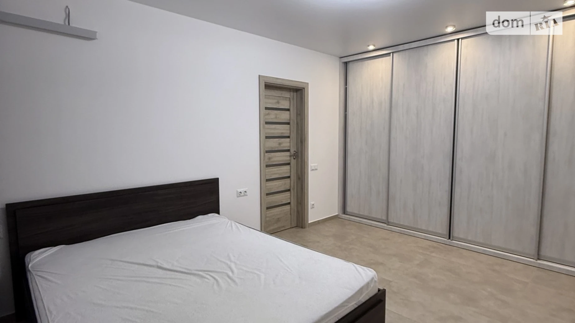 Продается 1-комнатная квартира 45.2 кв. м в Ровно, ул. Соборная, 16 - фото 3