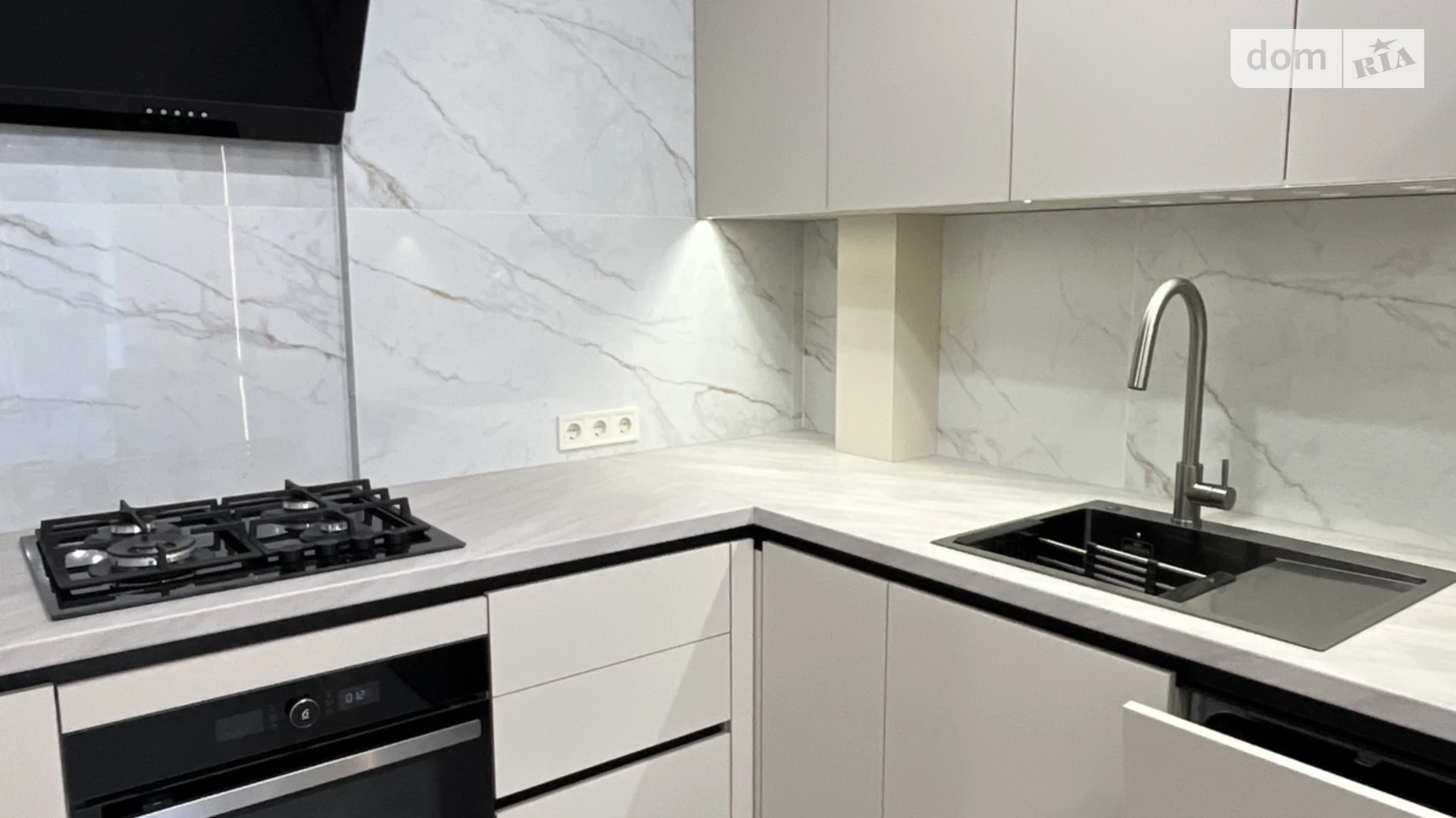 Сдается в аренду 1-комнатная квартира 46 кв. м в Ужгороде, ул. Балог Клары, 8 - фото 3