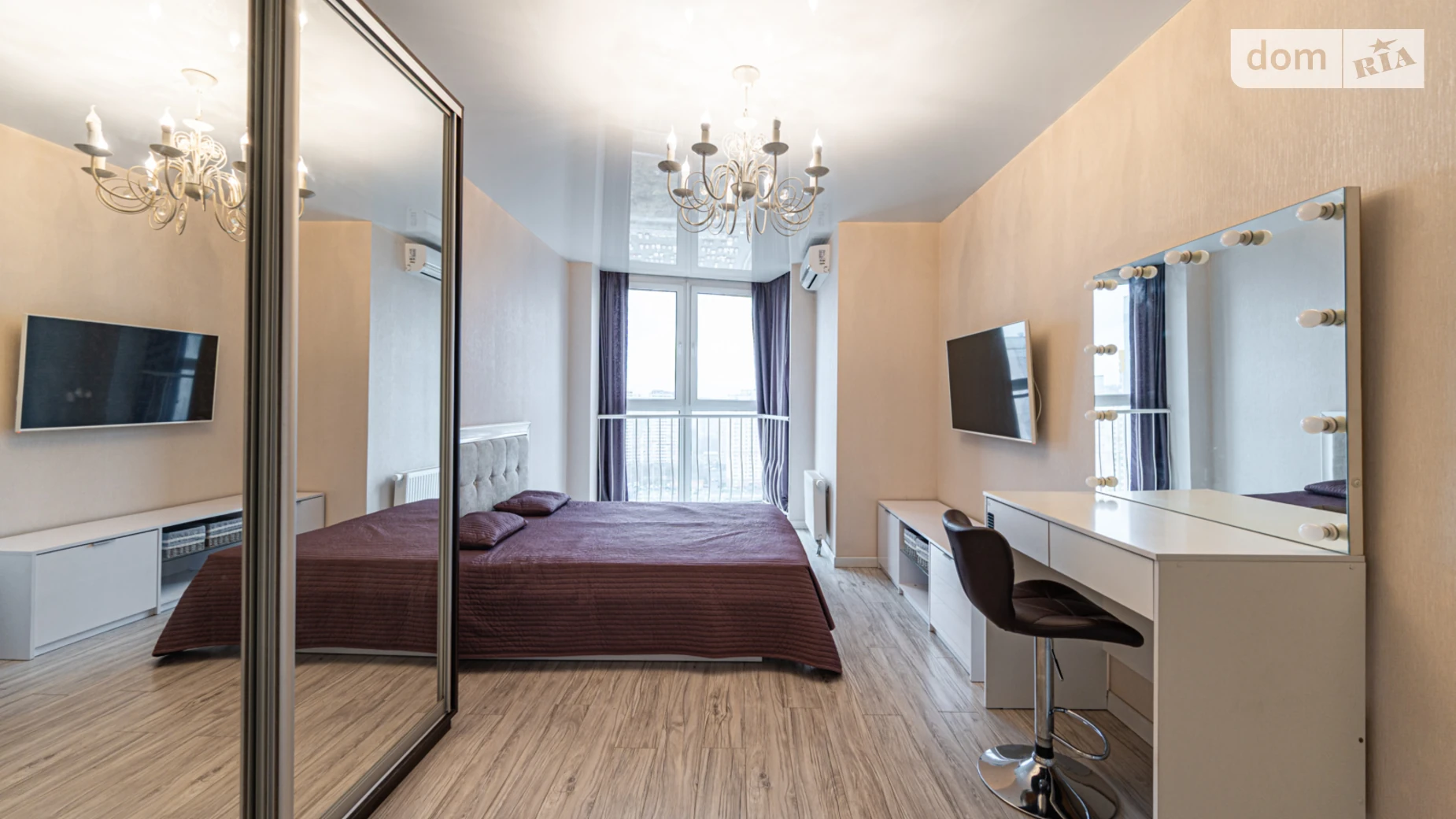 Продается 1-комнатная квартира 50 кв. м в Киеве, ул. Драгоманова, 2Б - фото 2