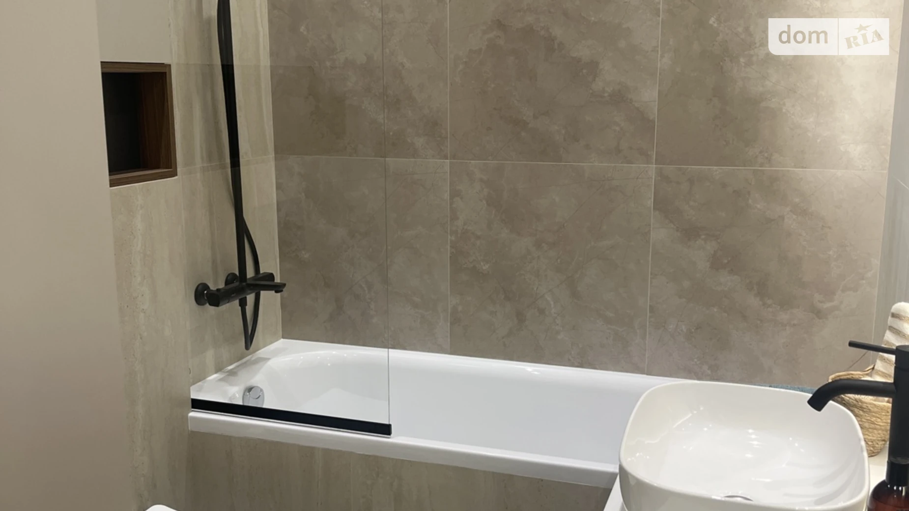 Продается 2-комнатная квартира 59 кв. м в Одессе, ул. Краснова, 1А - фото 2