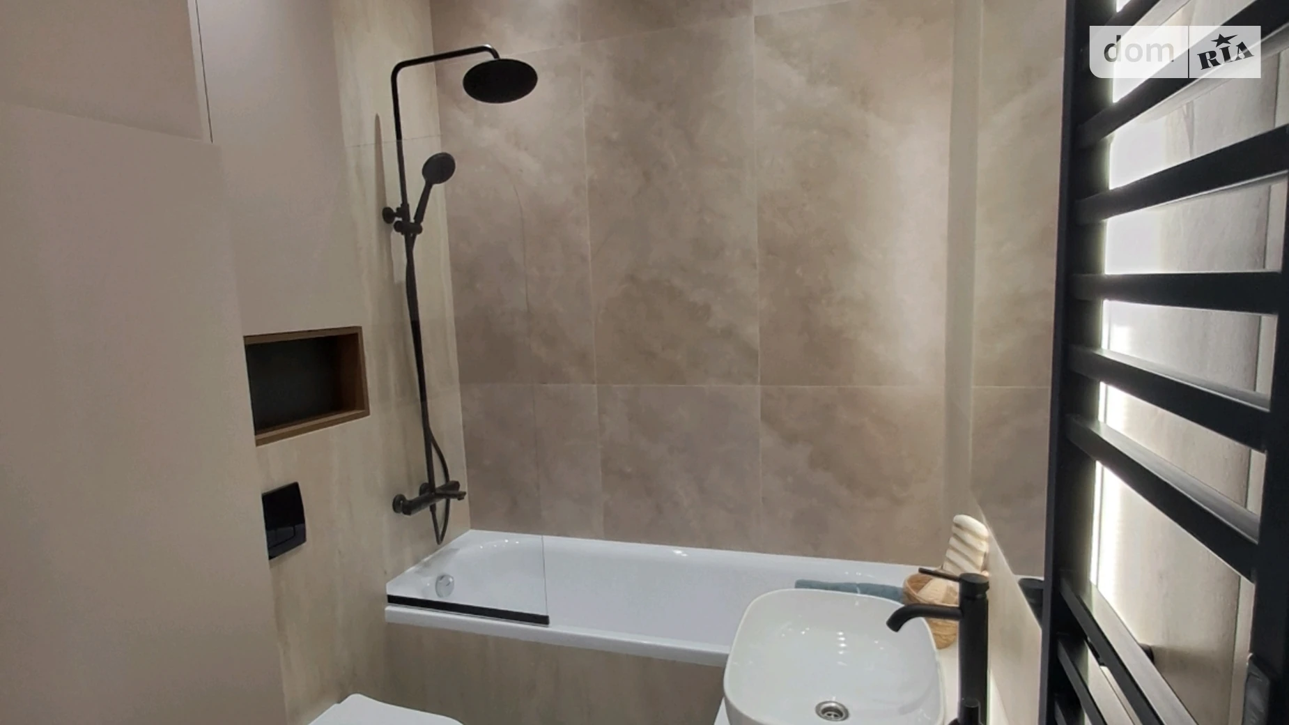 Продается 2-комнатная квартира 59 кв. м в Одессе, ул. Краснова, 3 корпус 68 - фото 2