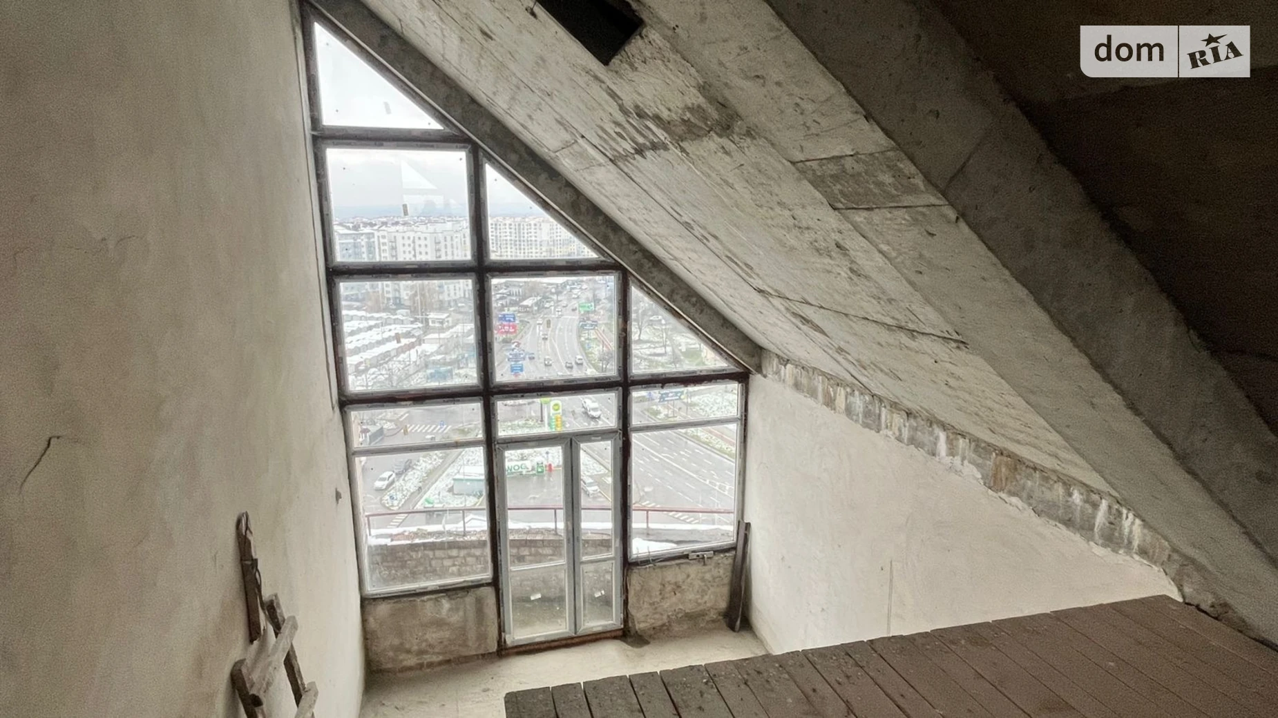 Продается 4-комнатная квартира 119 кв. м в Ивано-Франковске, ул. Довженко А. - фото 2