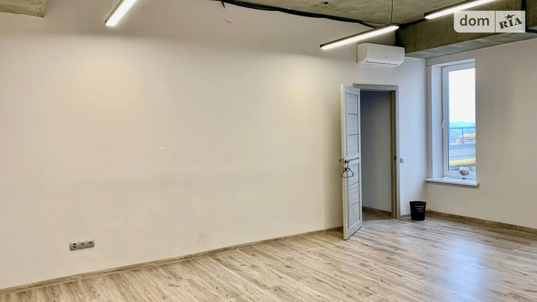 Сдается в аренду офис 45 кв. м в бизнес-центре, цена: 450 $ - фото 3