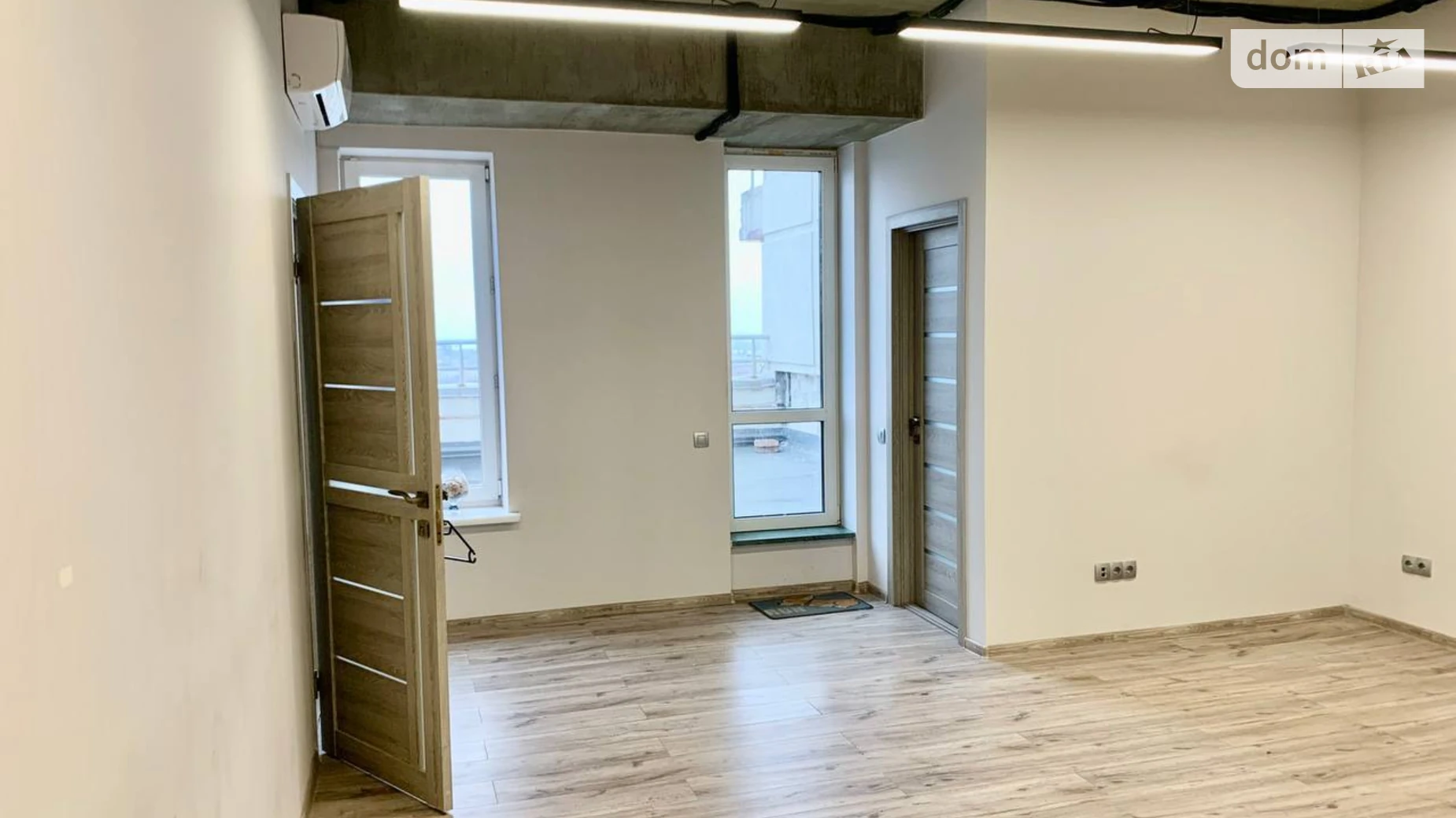 Сдается в аренду офис 45 кв. м в бизнес-центре, цена: 450 $ - фото 5