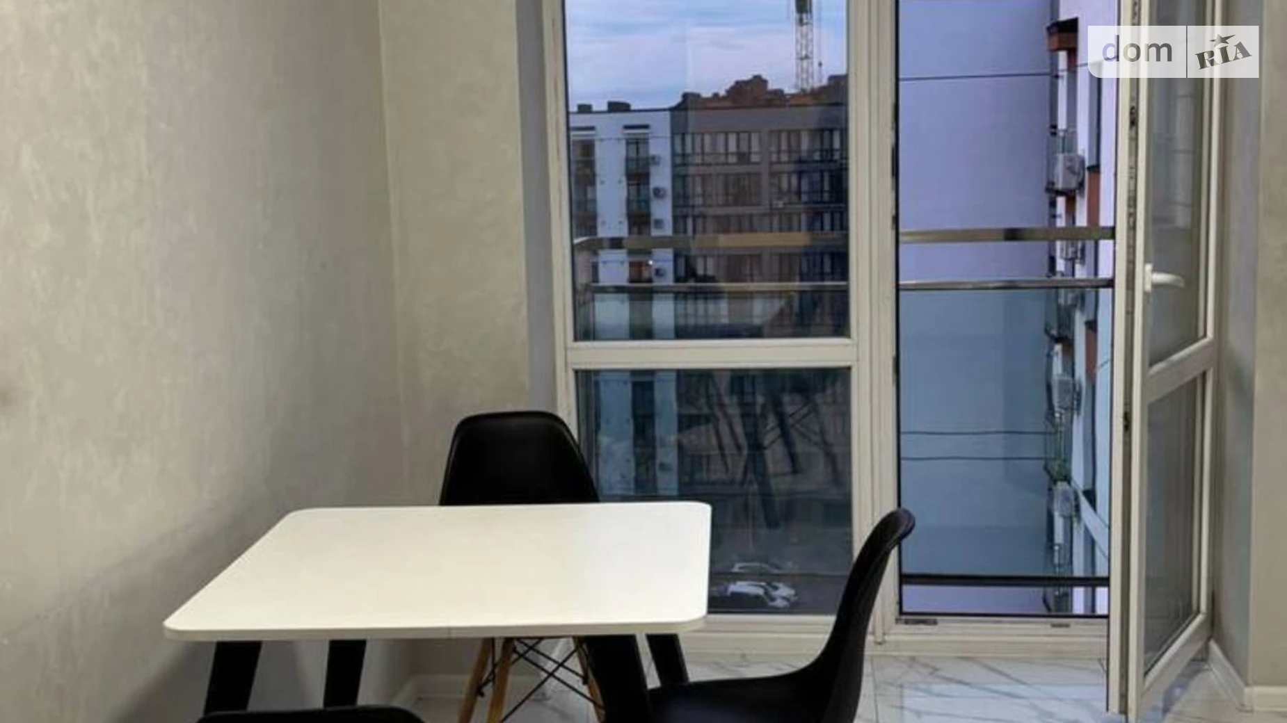 Продается 2-комнатная квартира 65.5 кв. м в Ивано-Франковске, ул. Гетьмана Ивана Мазепы, 164 корпус 2 - фото 2