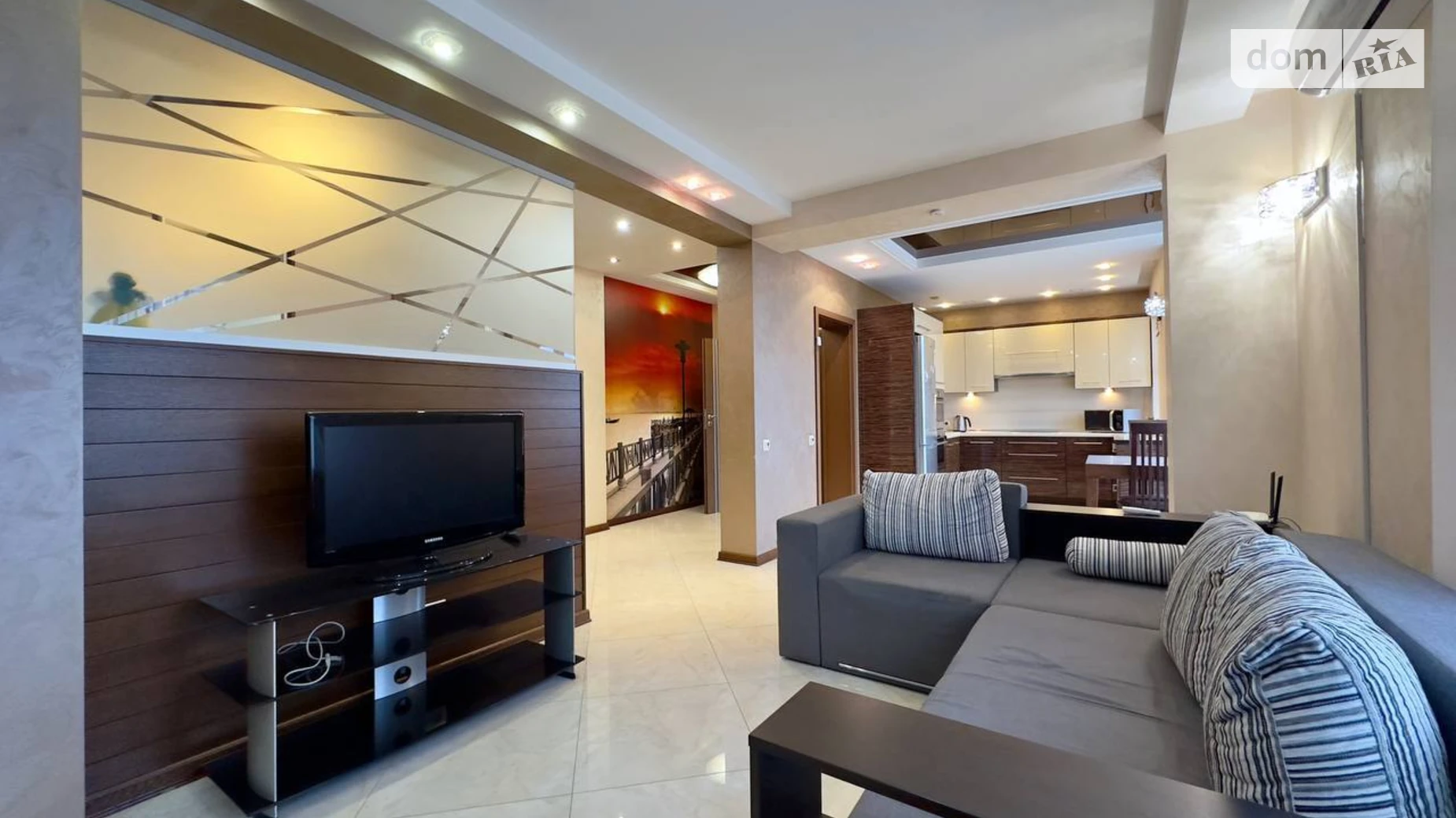 Сдается в аренду 3-комнатная квартира 100 кв. м в Львове, ул. Панча Петра, 18В - фото 3