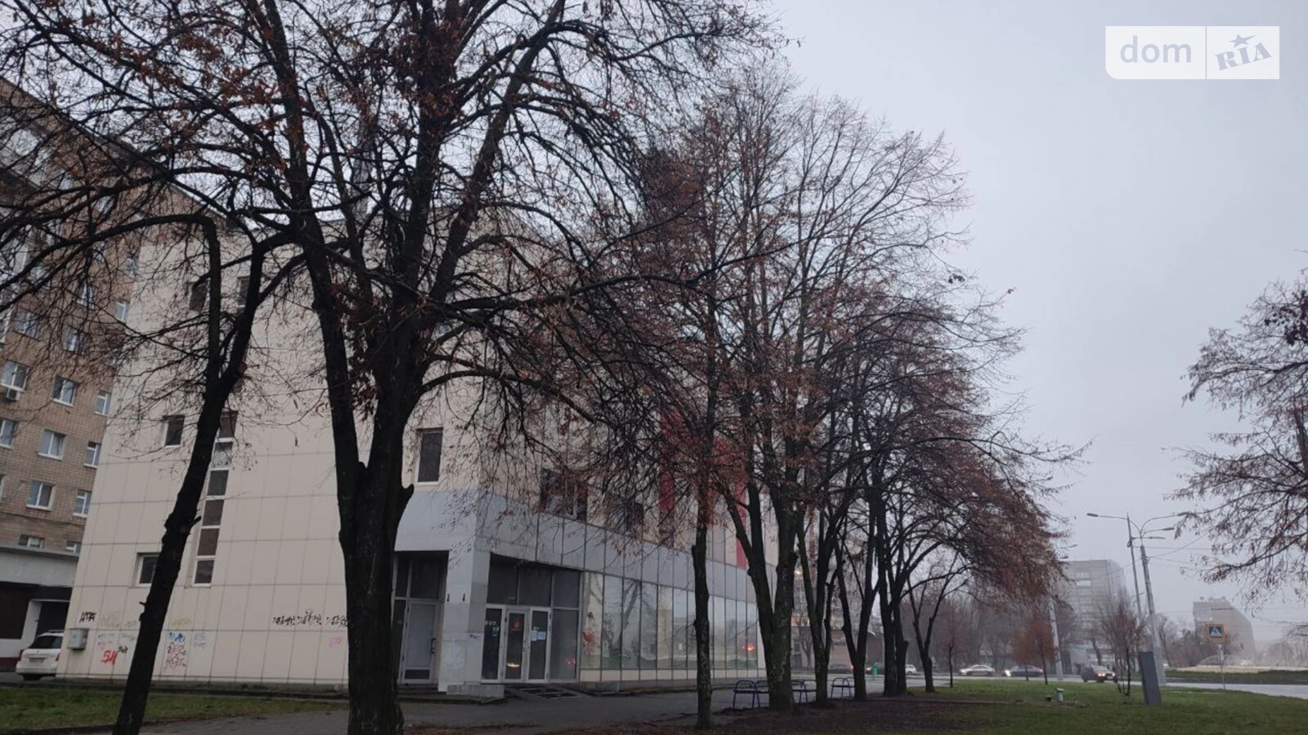 Сдается в аренду объект сферы услуг 1528.4 кв. м в 3-этажном здании, цена: 275112 грн - фото 3