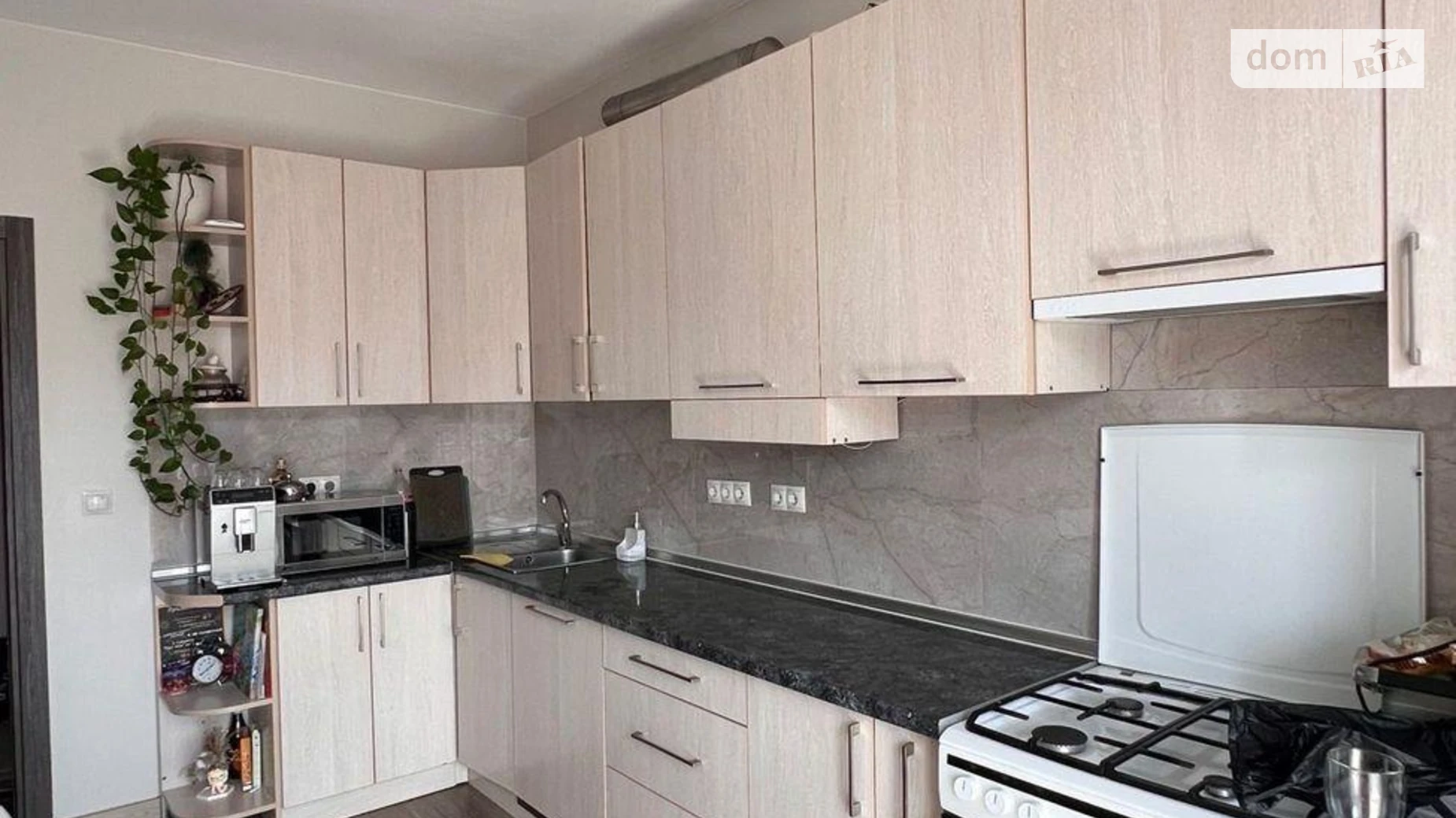 Продается 2-комнатная квартира 73 кв. м в Ужгороде, ул. Тлехаса - фото 2