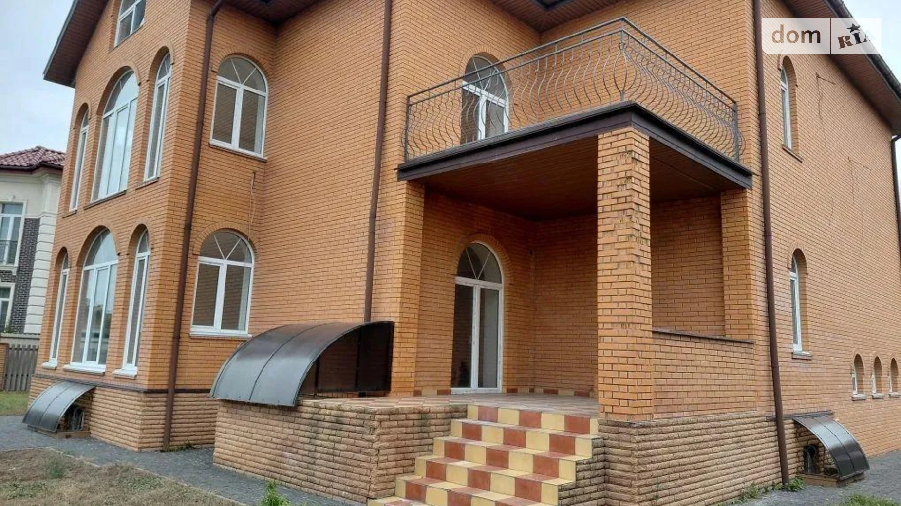 Продается дом на 3 этажа 586 кв. м с подвалом, цена: 640000 $ - фото 4