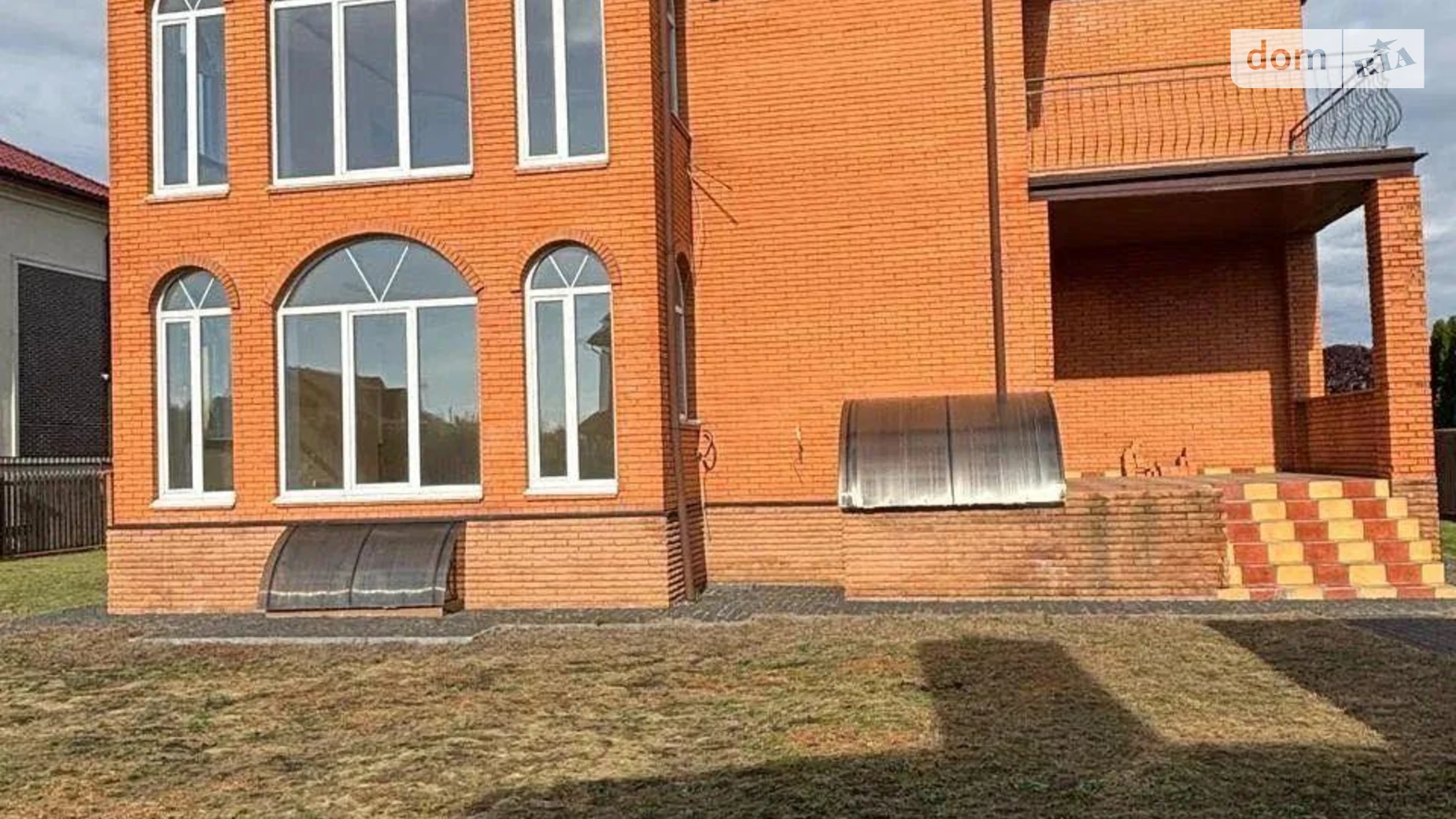 Продается дом на 3 этажа 586 кв. м с подвалом, цена: 640000 $ - фото 5