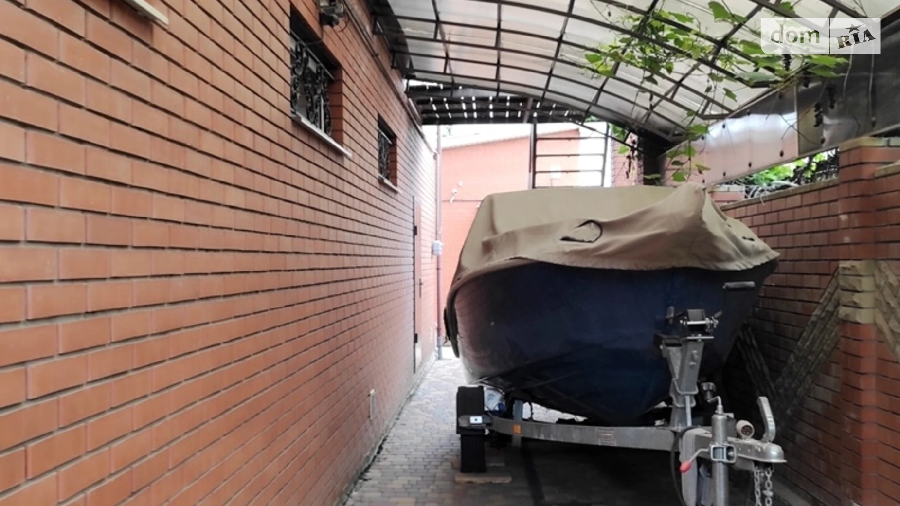 Продается дом на 2 этажа 279.3 кв. м с гаражом, цена: 300000 $ - фото 2