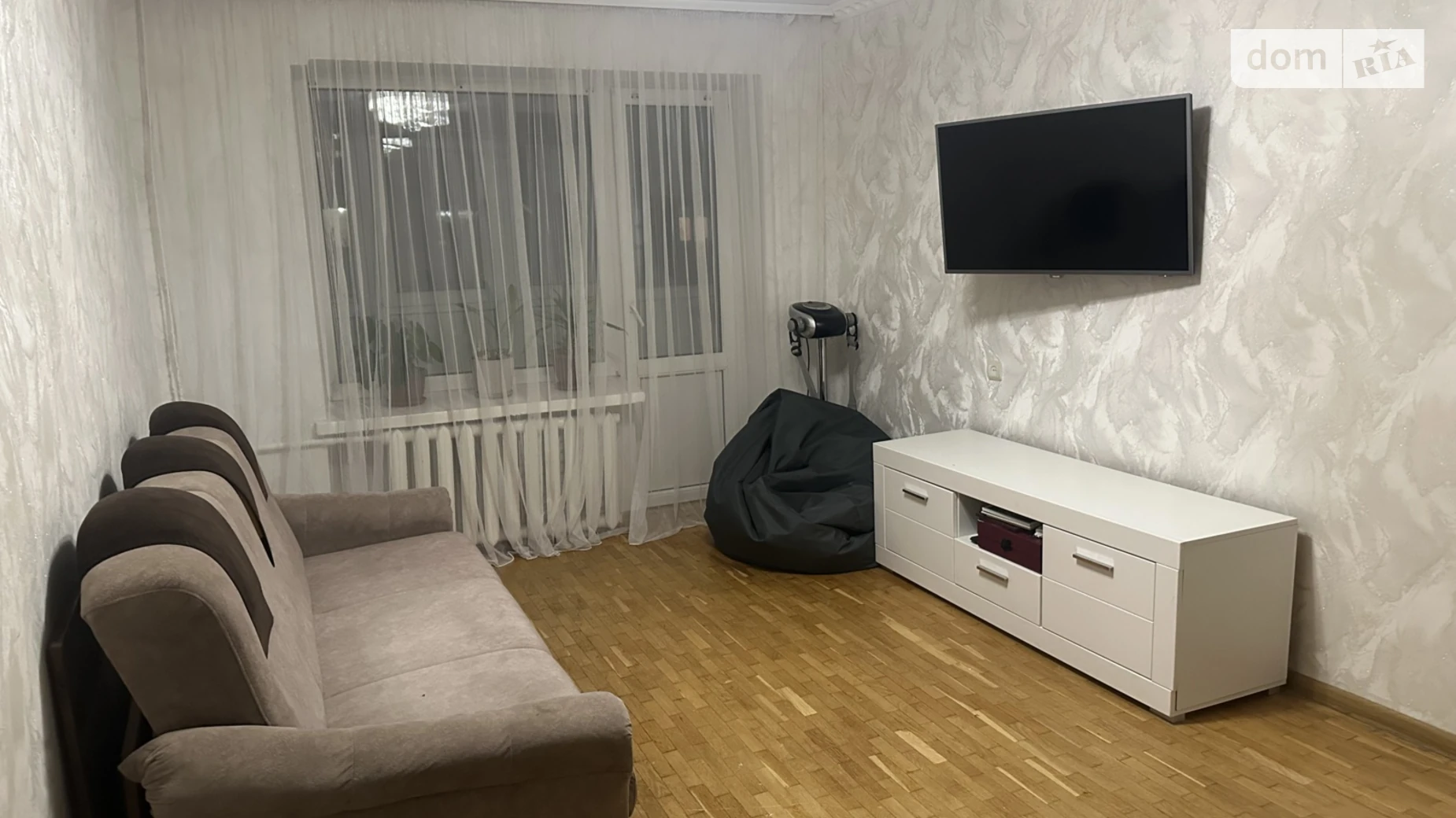 Продается 3-комнатная квартира 60.6 кв. м в Ровно, ул. Степана Бандеры, 69 - фото 2