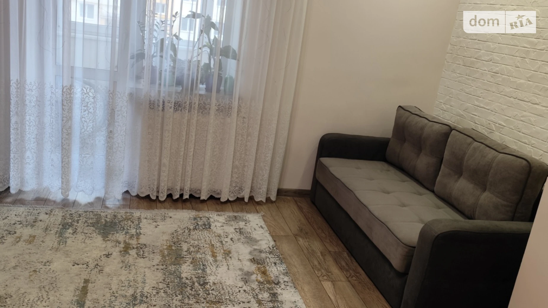 1-комнатная квартира 40 кв. м в Луцке, ул. Орлика Пилипа - фото 3