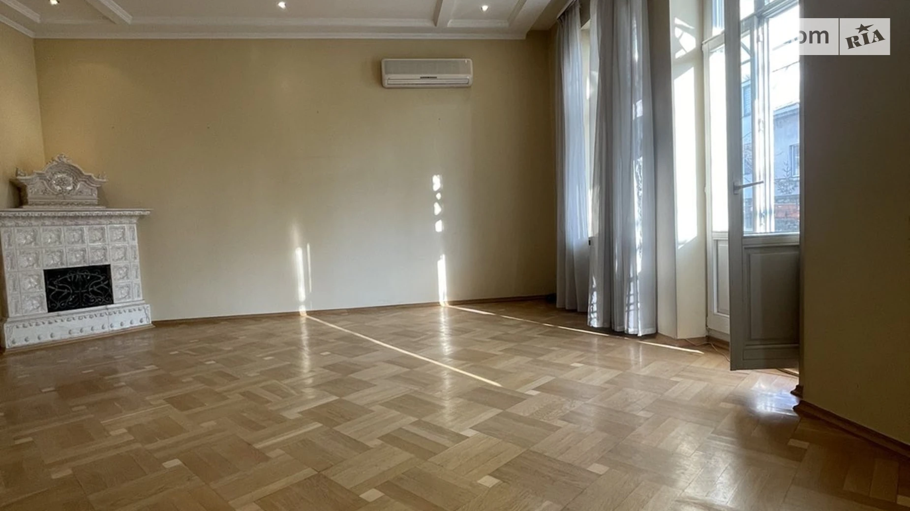 Продается 5-комнатная квартира 226 кв. м в Львове, ул. Глубокая, 8 - фото 3