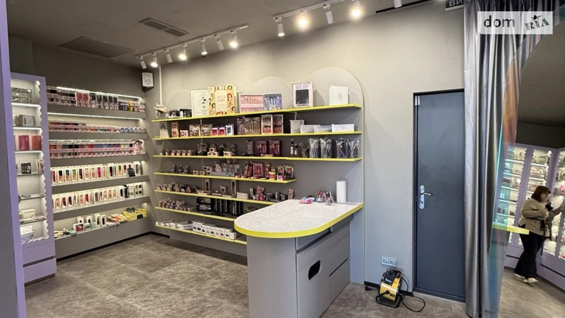 Сдается в аренду помещения свободного назначения 84 кв. м в 5-этажном здании, цена: 5500 $ - фото 4