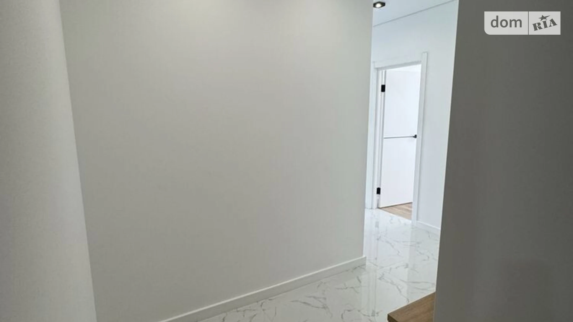 Продается 1-комнатная квартира 58.6 кв. м в Ровно, ул. Николая Боголюбова, 1 - фото 3