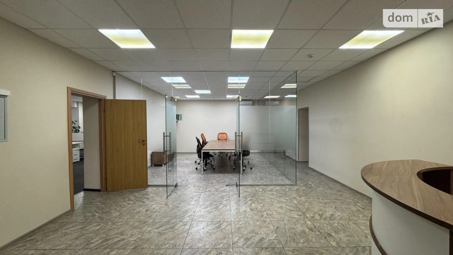 Сдается в аренду офис 235 кв. м в бизнес-центре, цена: 4900 $ - фото 2