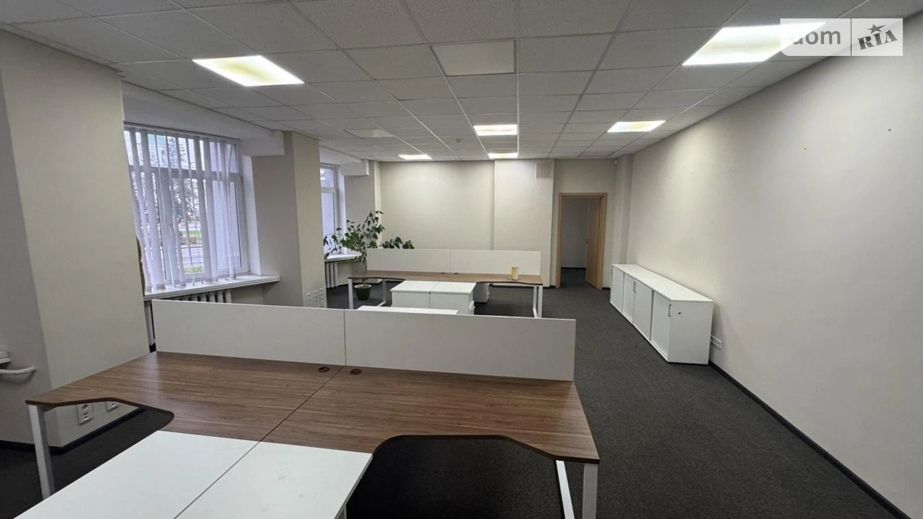 Сдается в аренду офис 235 кв. м в бизнес-центре, цена: 4900 $ - фото 4