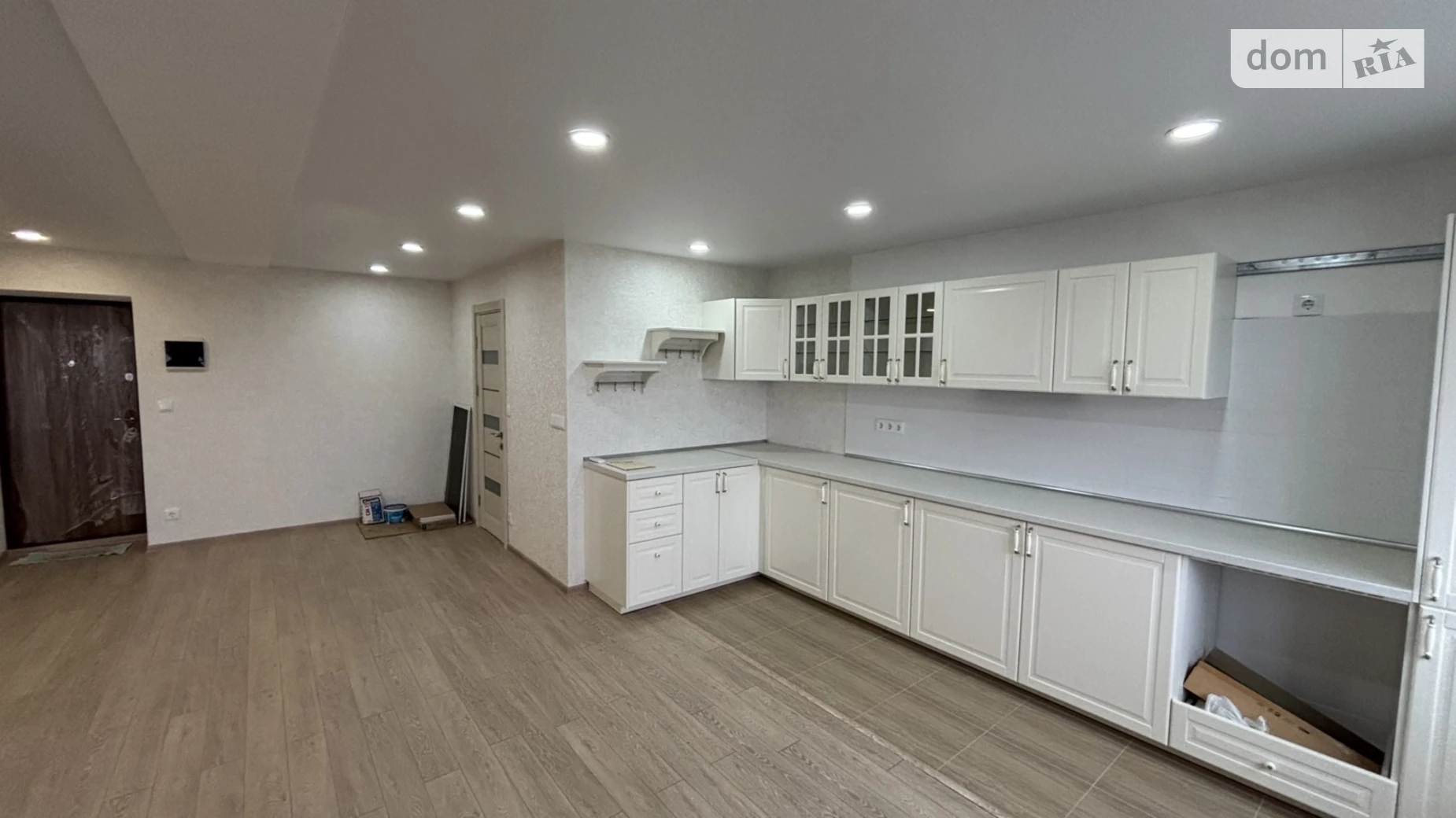 Продається 1-кімнатна квартира 40 кв. м у Чорноморську, вул. Парусна, 1О - фото 2