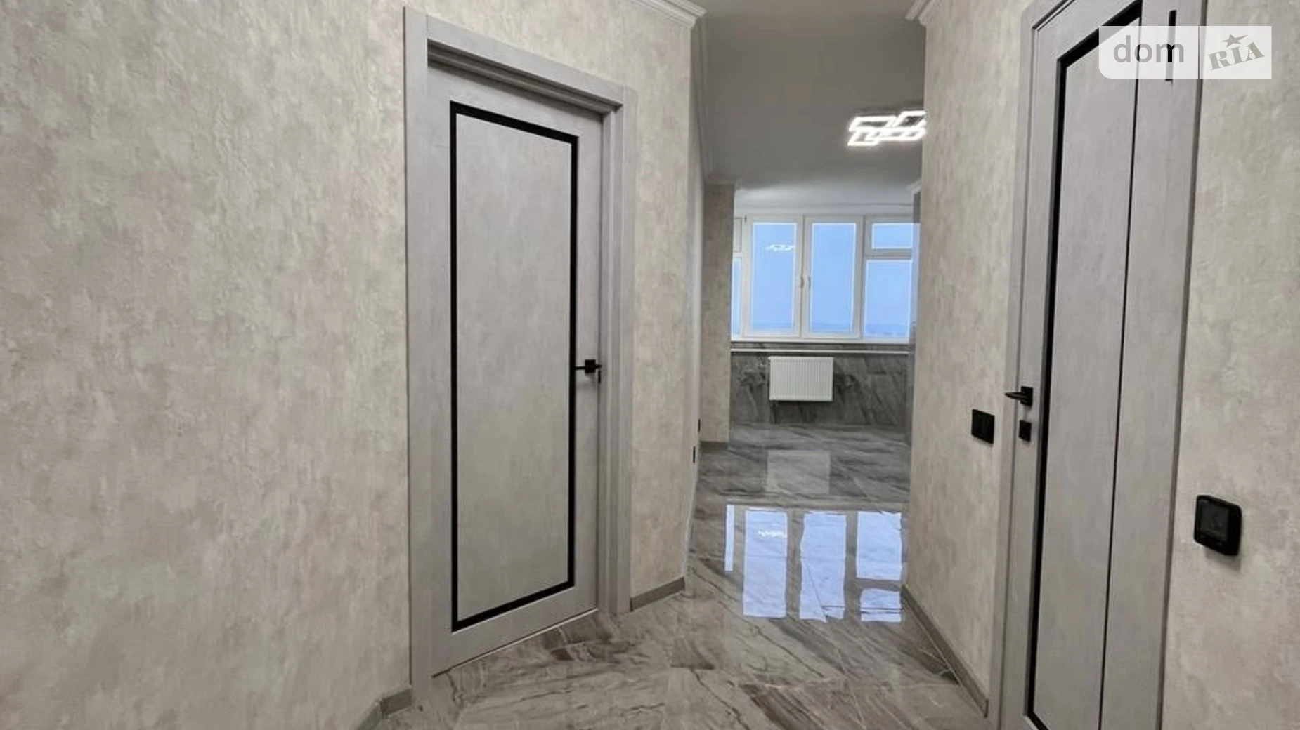 Продается 1-комнатная квартира 41 кв. м в, цена: 57600 $ - фото 2