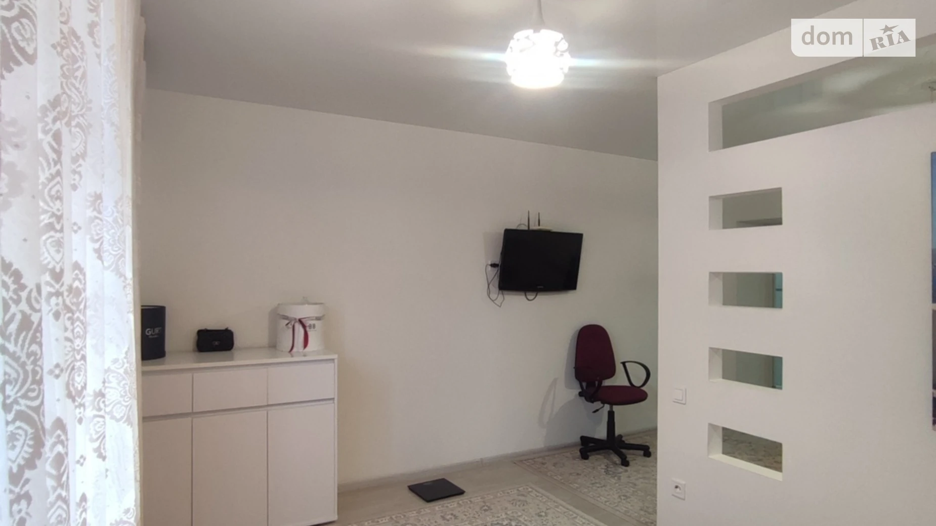 Продается 2-комнатная квартира 80.4 кв. м в Черноморске, ул. Парусная, 1О - фото 3