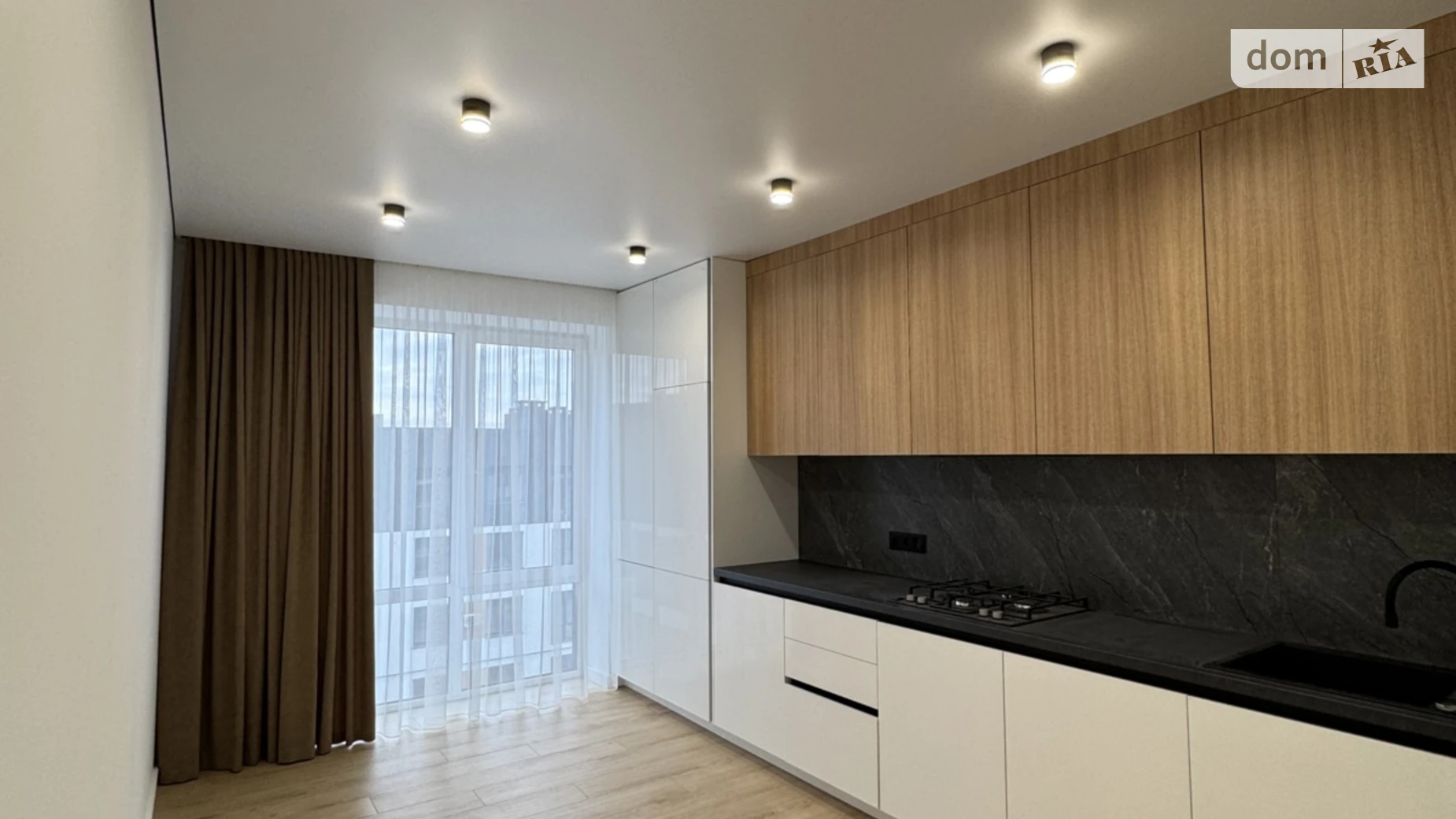 Продается 2-комнатная квартира 58.6 кв. м в Ровно, ул. Николая Боголюбова, 1 - фото 2