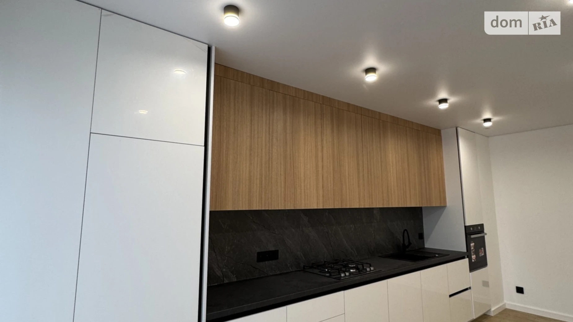 Продается 2-комнатная квартира 58.6 кв. м в Ровно, ул. Николая Боголюбова, 1 - фото 3