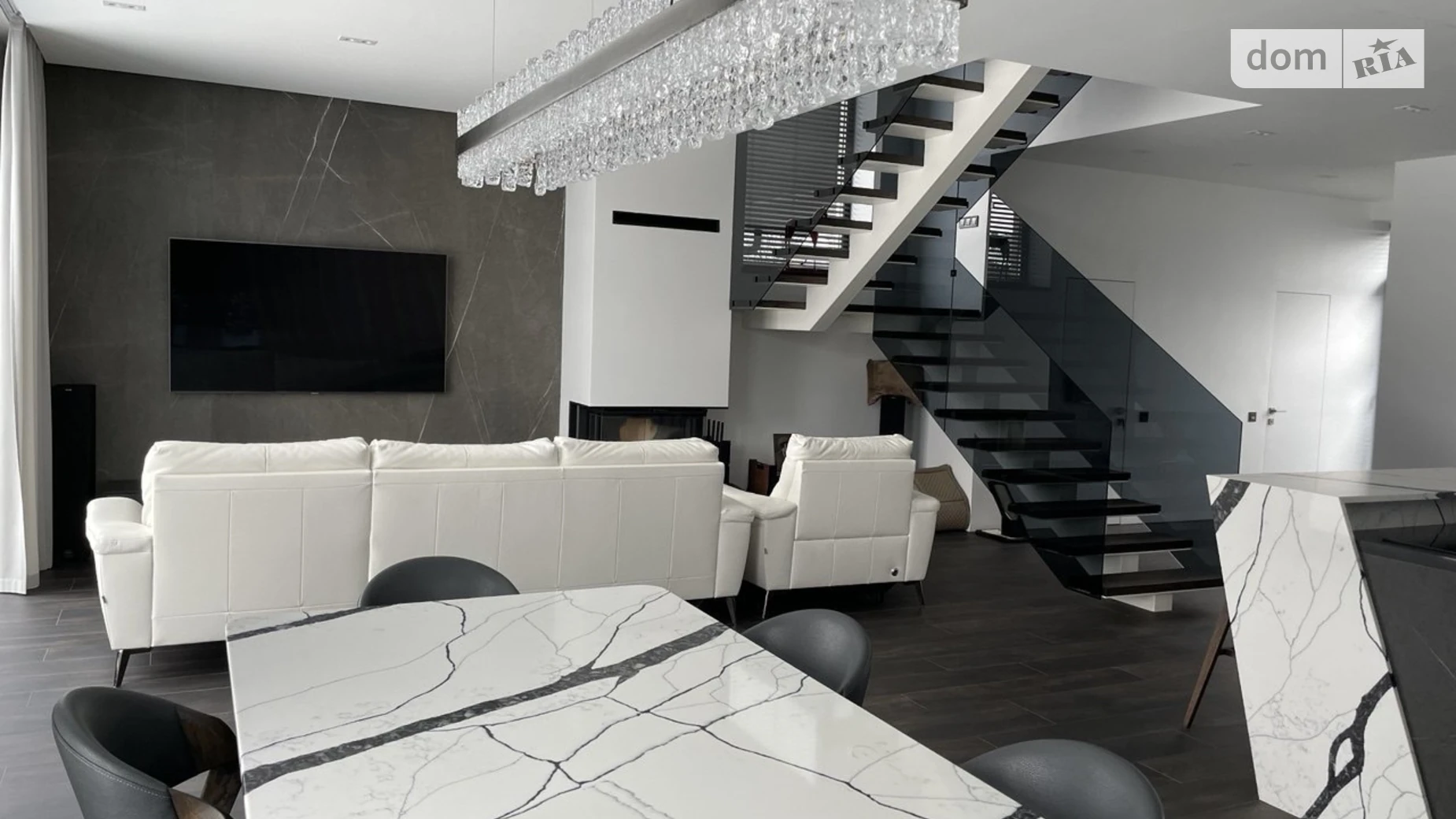 Сдается в аренду дом на 2 этажа 200 кв. м с террасой, цена: 2500 $ - фото 2