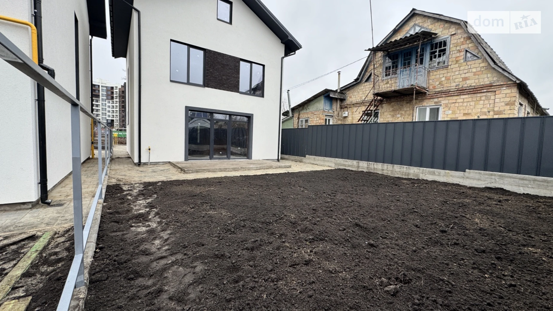 Продается дом на 3 этажа 145 кв. м с мебелью, цена: 135000 $ - фото 4