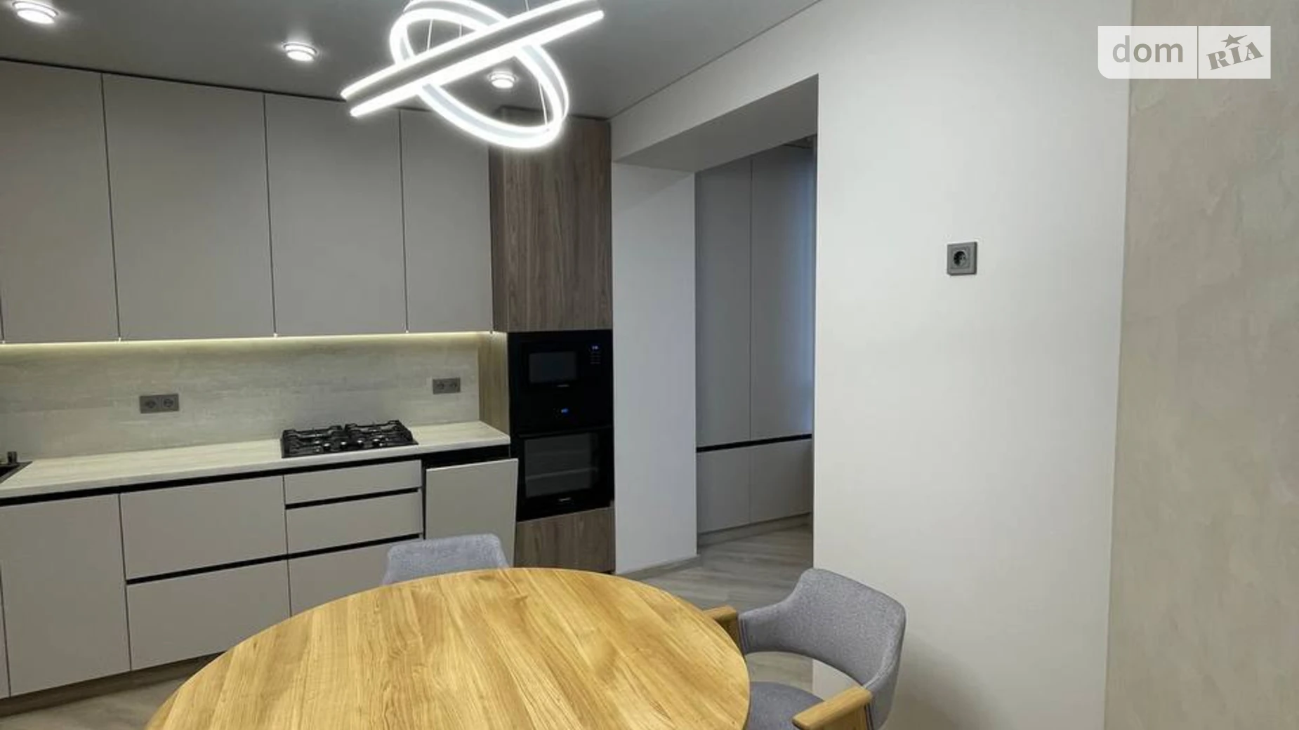 Продается 2-комнатная квартира 63.6 кв. м в Ивано-Франковске, ул. Приозерная, 38 - фото 4