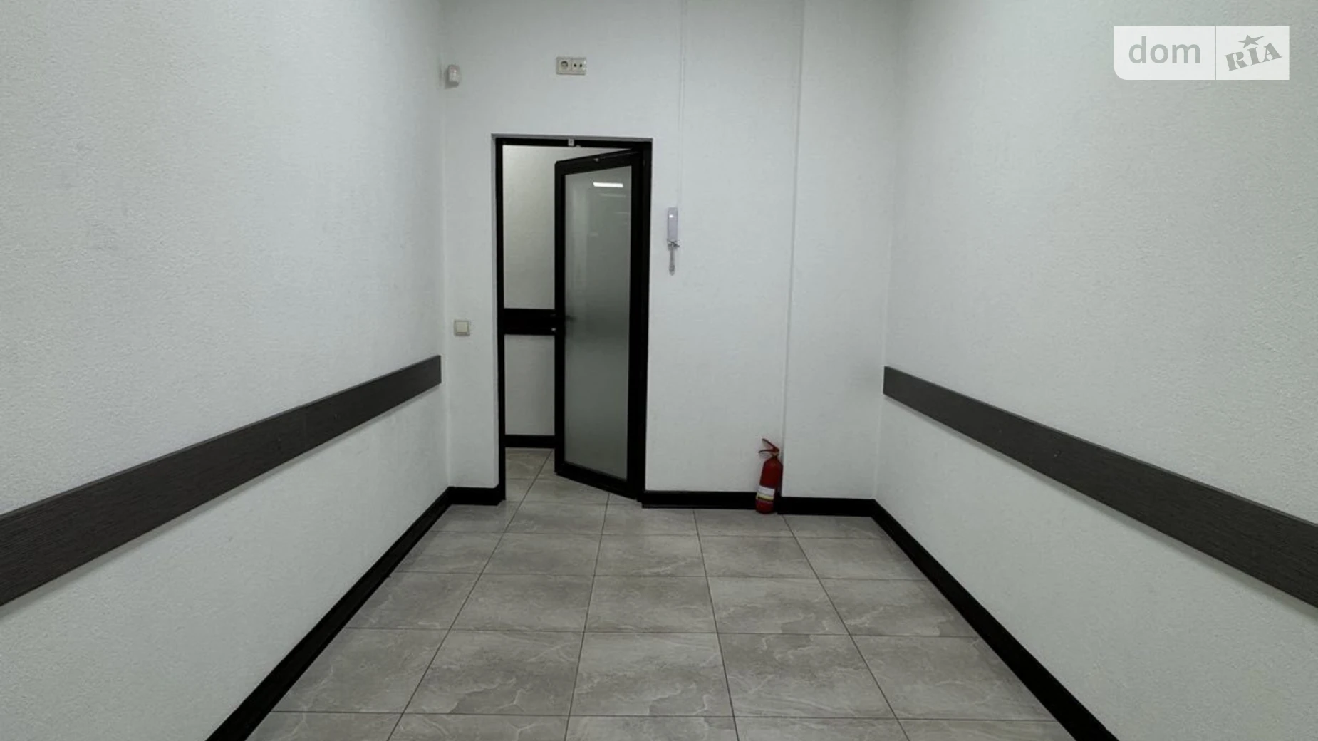 вул. Героїв Майдану, 31 Центр Чернівці, цена: 120 $ - фото 3