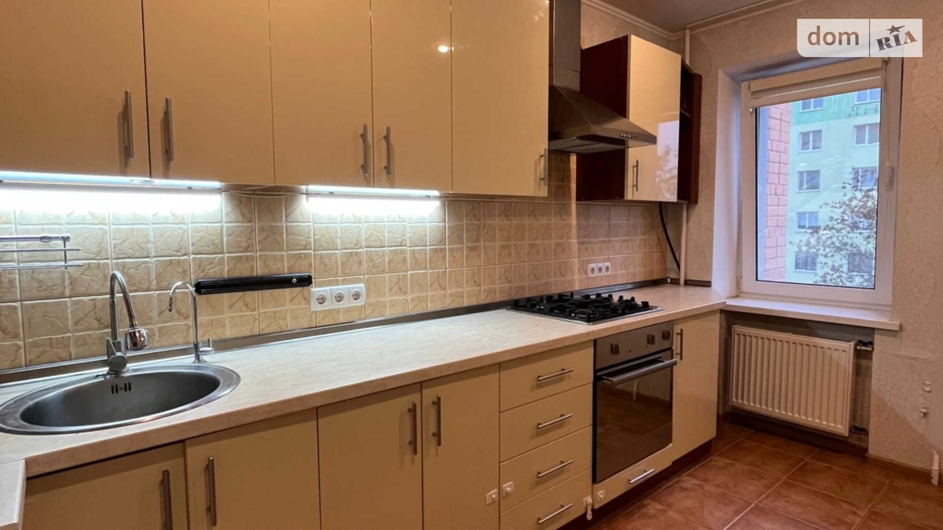 Продается 3-комнатная квартира 77.2 кв. м в Чернигове, ул. Шевчука - фото 2