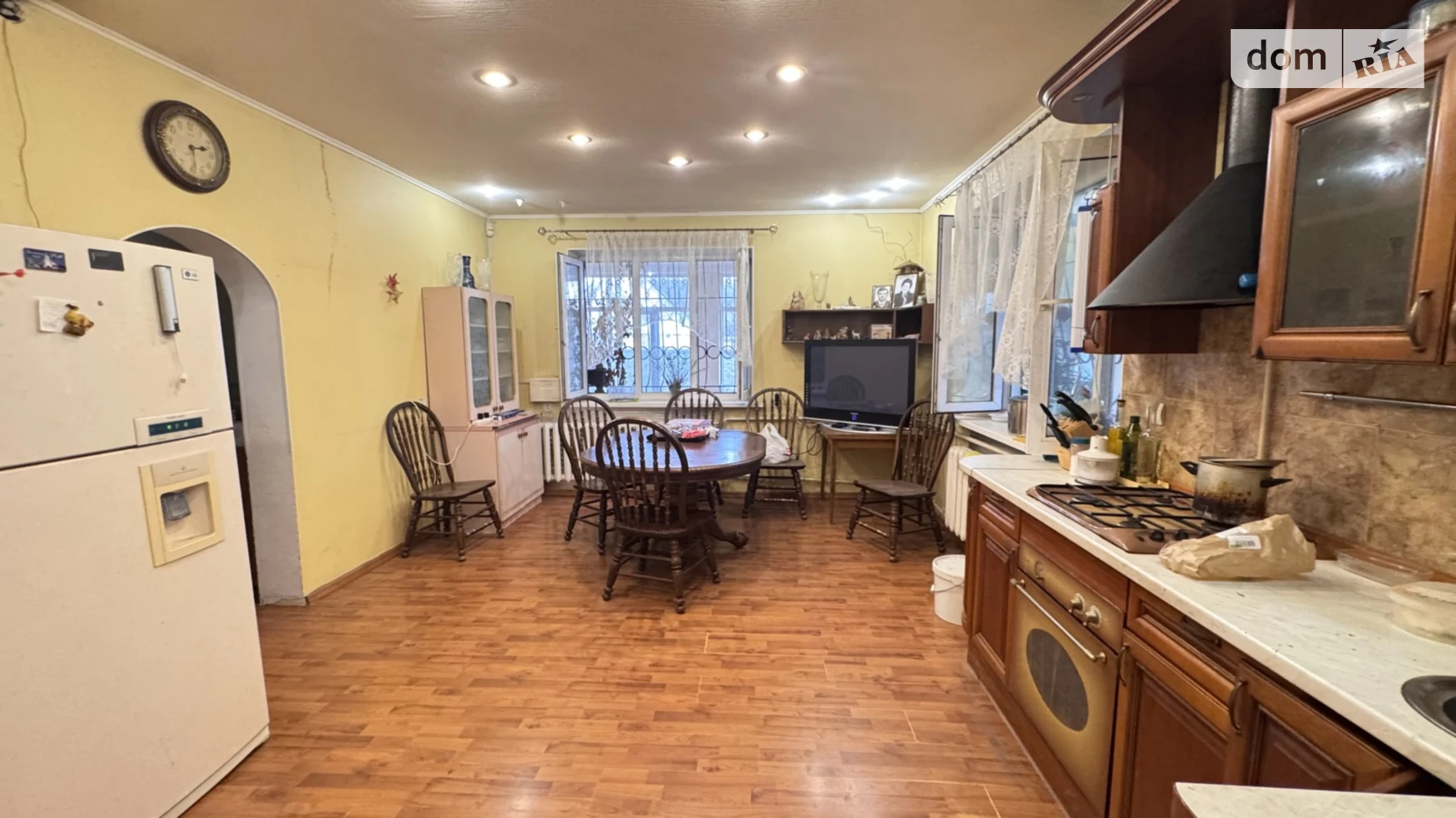 Продается дом на 2 этажа 295 кв. м с камином, цена: 130000 $ - фото 2