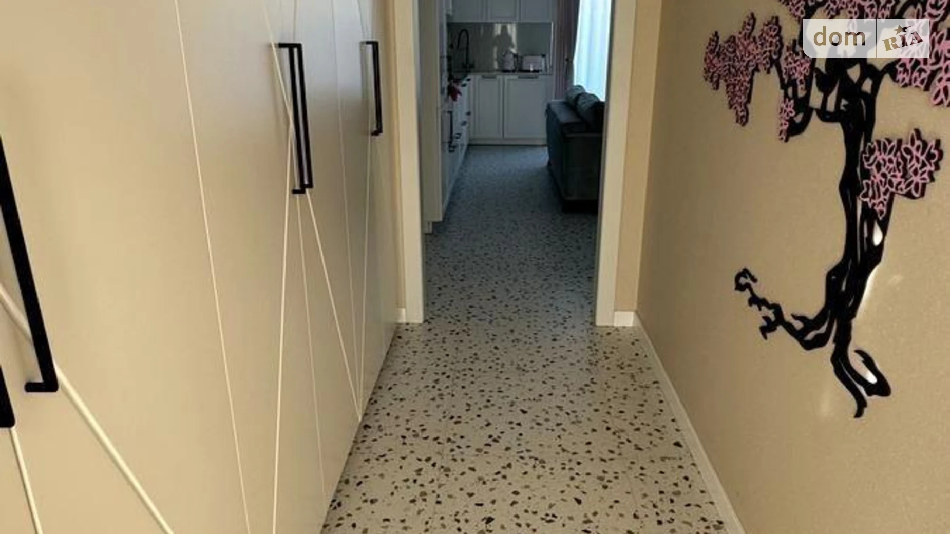 Продается дом на 2 этажа 130 кв. м с бассейном, цена: 160000 $ - фото 4