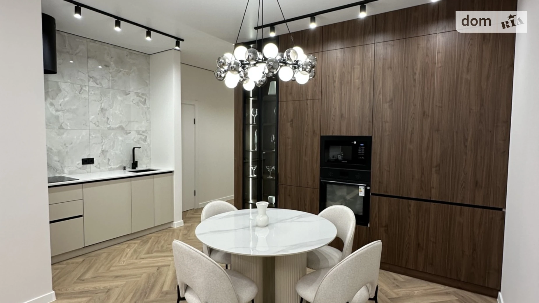 Продается 2-комнатная квартира 61 кв. м в Одессе, ул. Краснова, 1Б - фото 2