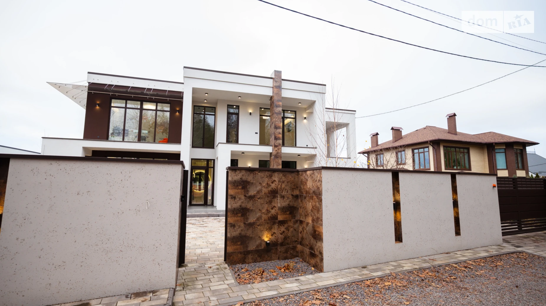 Продається будинок 2 поверховий 275 кв. м з каміном, цена: 685000 $ - фото 2