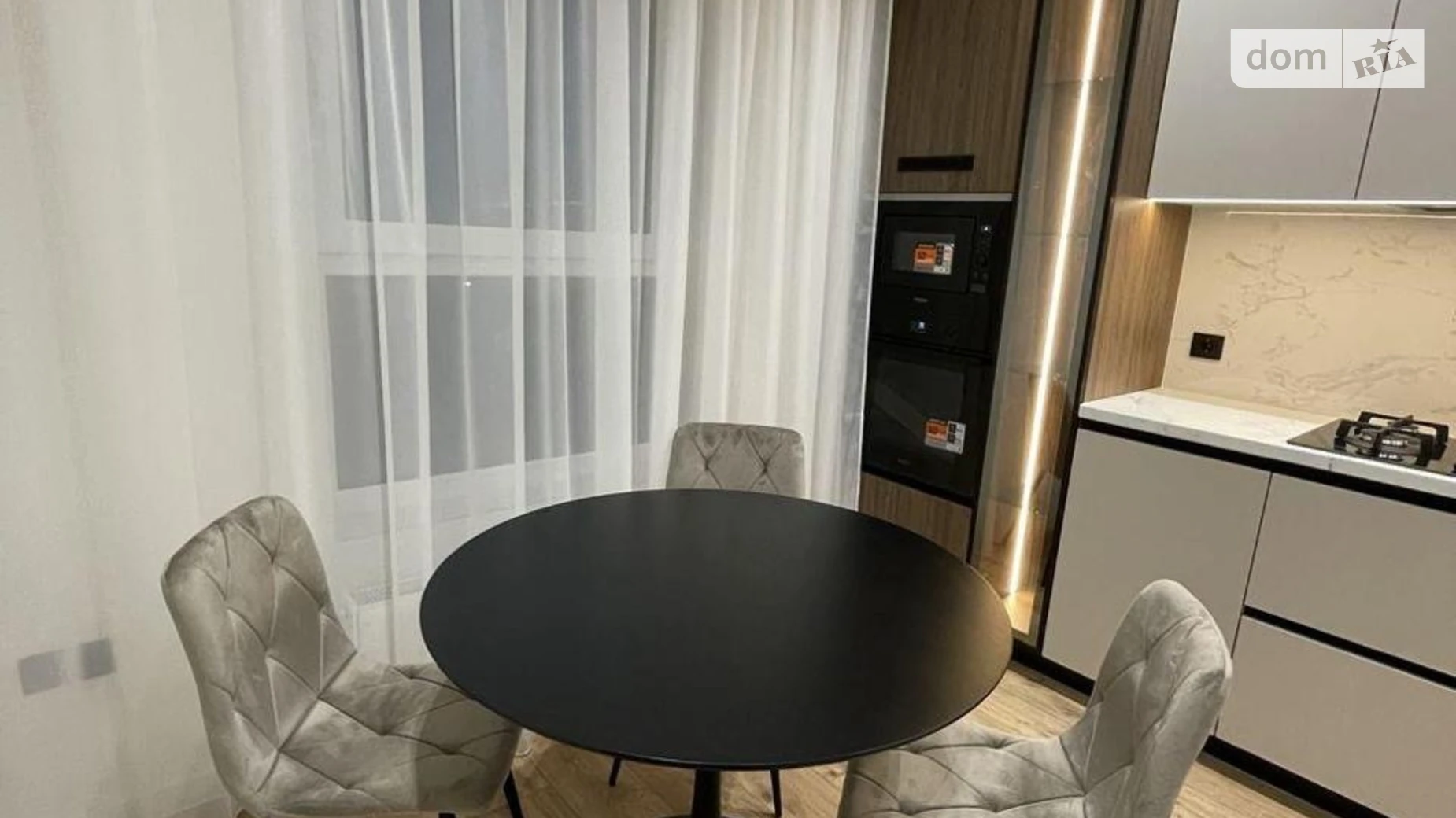 Продается 1-комнатная квартира 47 кв. м в Ужгороде, ул. Иштвана Сечени - фото 2