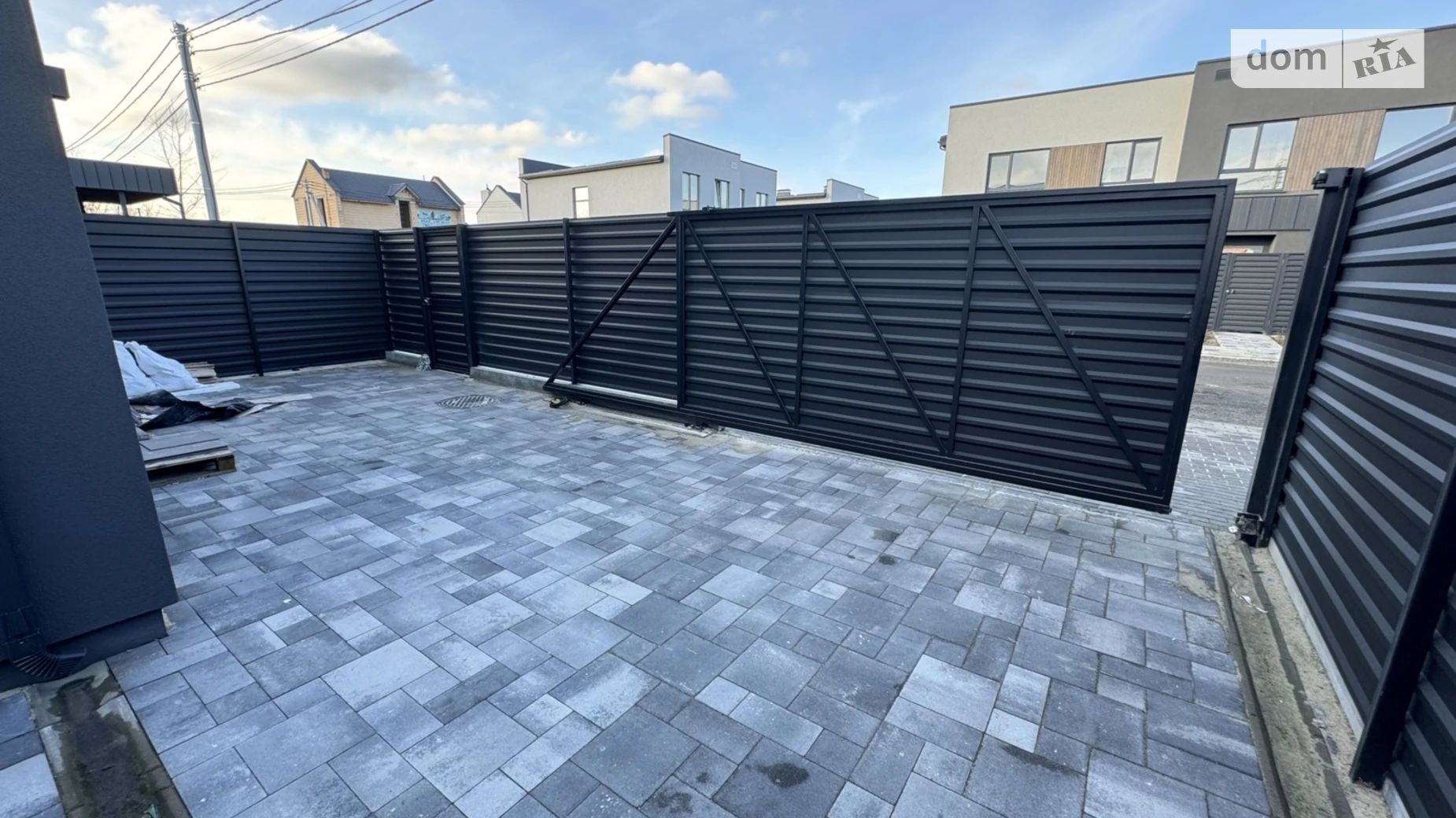 Продается дом на 2 этажа 115 кв. м с бассейном, цена: 180000 $ - фото 3