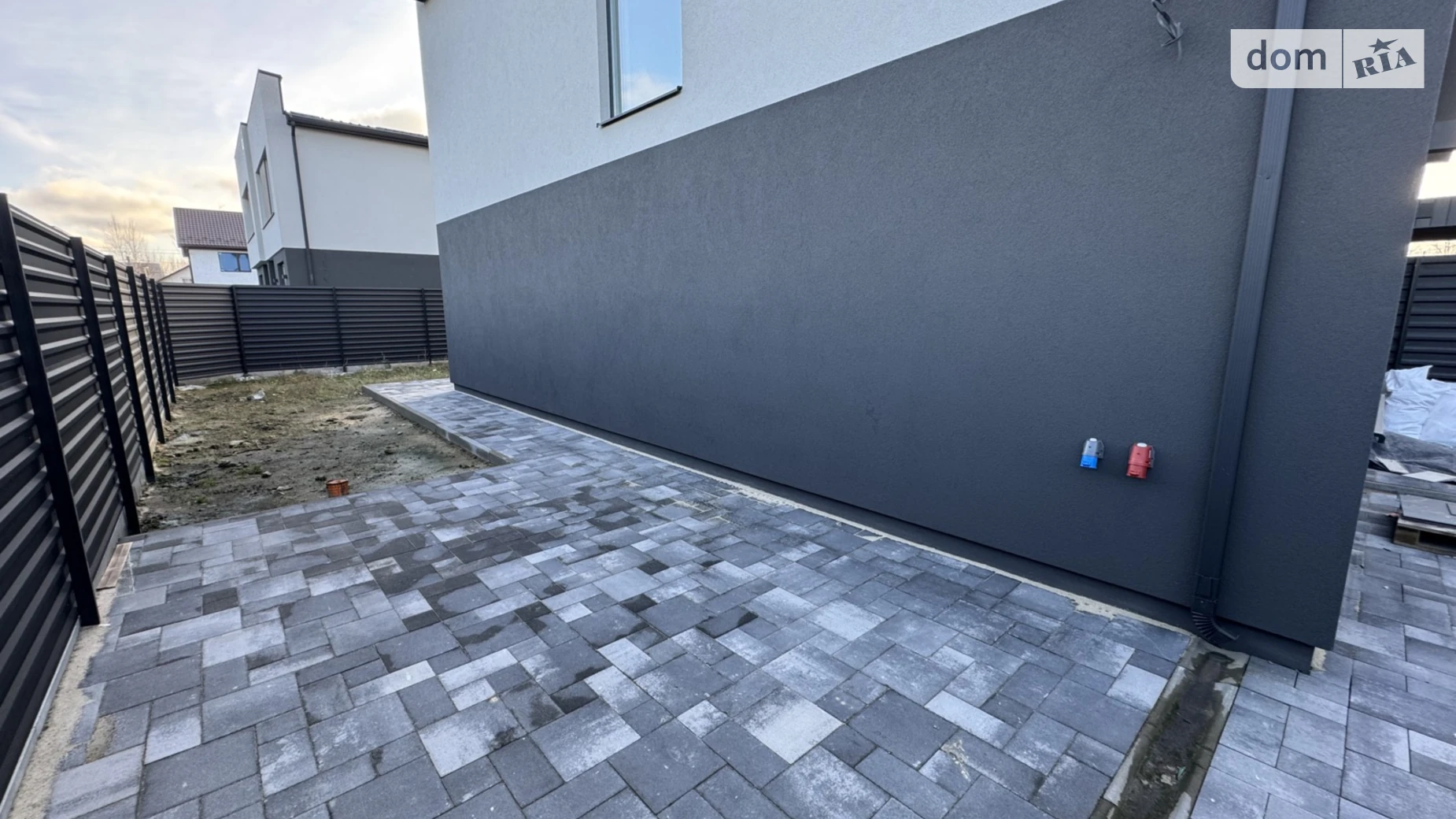 Продается дом на 2 этажа 115 кв. м с бассейном, цена: 180000 $ - фото 4