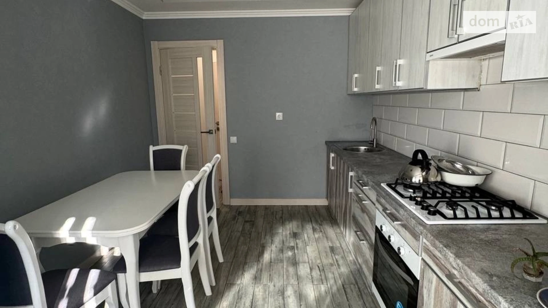 1-комнатная квартира 42 кв. м в Тернополе, ул. Галицкая - фото 2