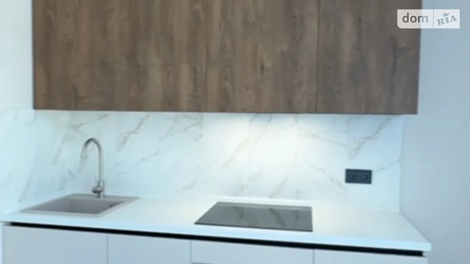 Продается 2-комнатная квартира 67 кв. м в Одессе, ул. Краснова, 3 - фото 2