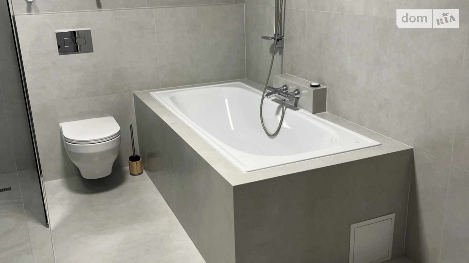 2-комнатная квартира 108 кв. м в Луцке, цена: 1000 € - фото 2